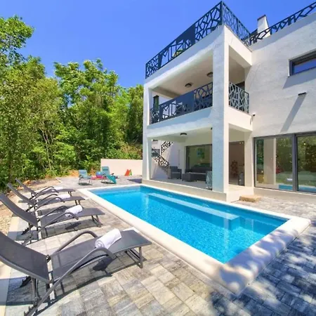 Wellness Villa- Four Bedroom With Swimming Pool