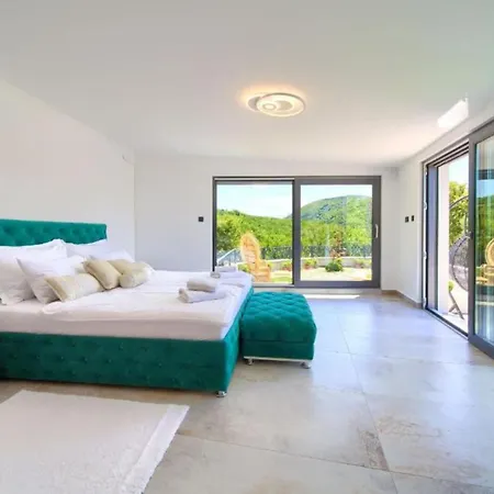 Wellness Villa- Four Bedroom With Swimming Pool