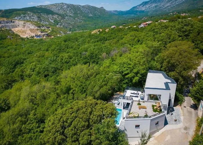 Villa Wellness Villa- Four Bedroom With Swimming Pool *