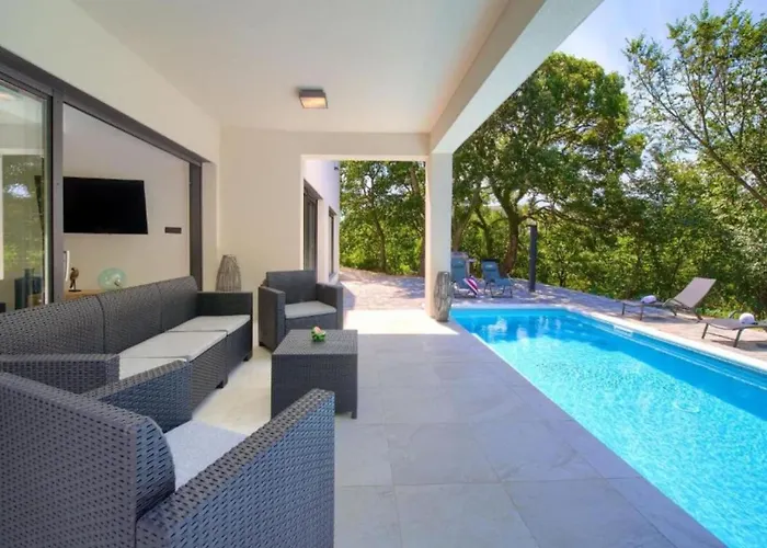 Wellness Villa- Four Bedroom With Swimming Pool Vila