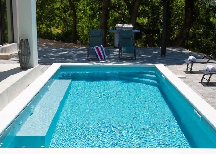 Wellness Villa- Four Bedroom With Swimming Pool Vila
