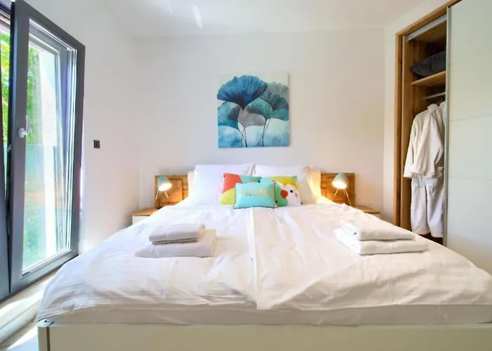 Wellness Villa- Four Bedroom With Swimming Pool Villa *