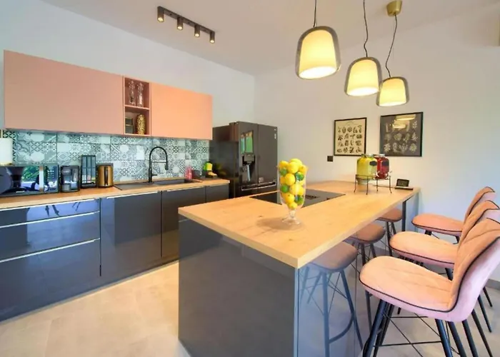 Vila Wellness Villa- Four Bedroom With Swimming Pool