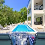 Wellness Villa- Four Bedroom With Swimming Pool Willa *