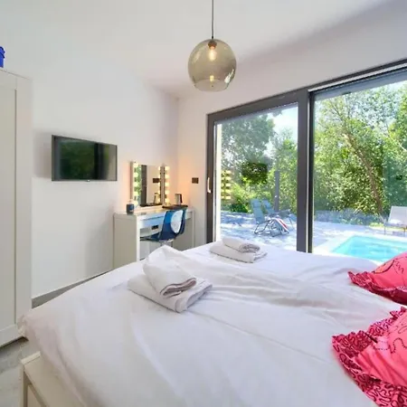 Villa Wellness Villa- Four Bedroom With Swimming Pool *