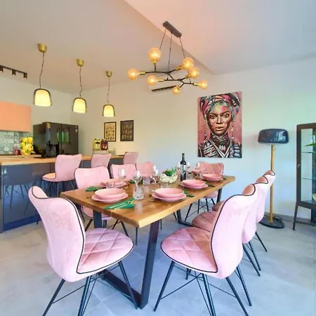 Wellness Villa- Four Bedroom With Swimming Pool