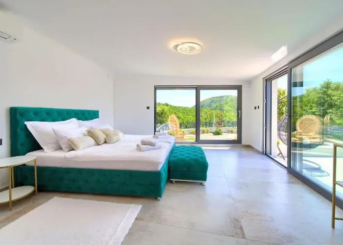 Wellness Villa- Four Bedroom With Swimming Pool